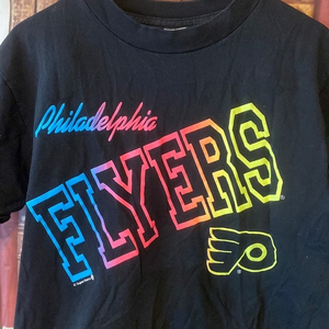 Vintage rainbow screen print Philadelphia Flyers‎ T-shirt